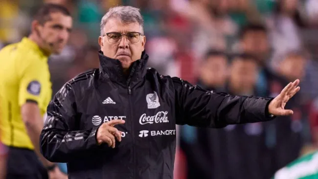 Gerardo Martino dirigiendo a México