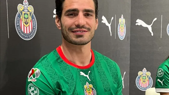 Chivas presentó su indumentaria especial