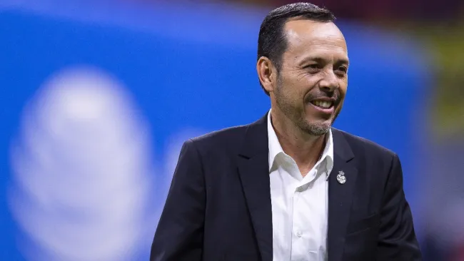 Lalo Fentanes en un partido de Santos