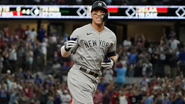 Aaron Judge tras conectar un home run