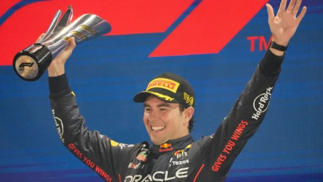 Checo Pérez tras ganar el GP de Singapur