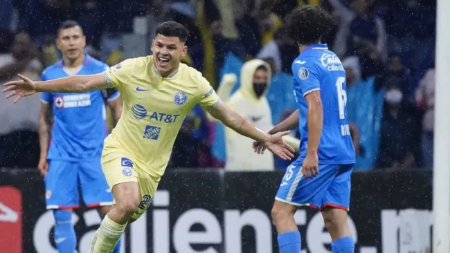 Richard Sánchez festejando un gol