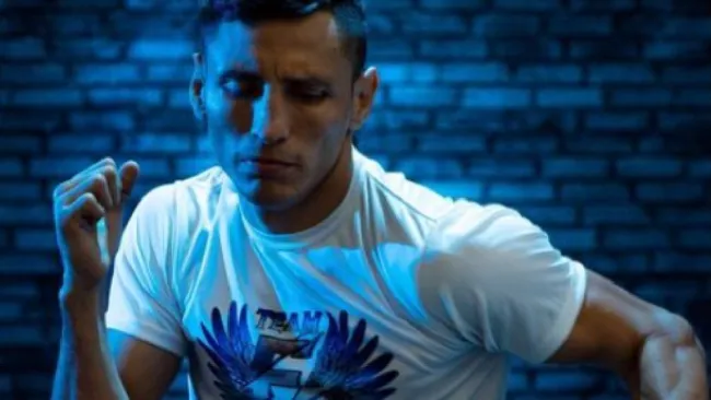 El pugilista fue apoyado durante su heroica labor