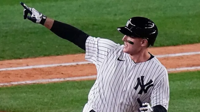 Anthony Rizzo durante un partido de los Yankees