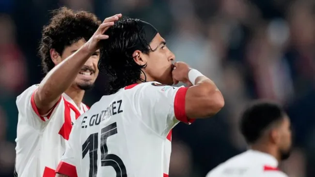 Guti en festejo de gol