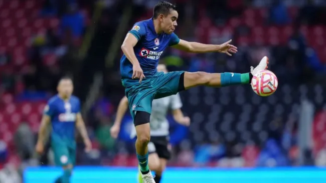 Carlos Rodríguez durante un partido de Cruz Azul