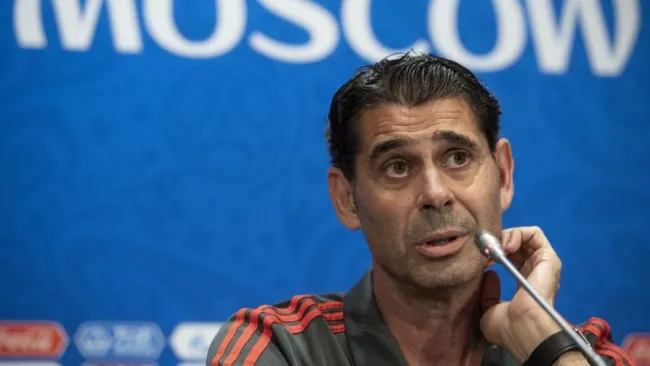 Fernando Hierro en conferencia de prensa