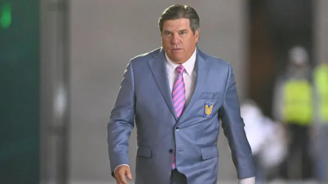 Piojo Herrera previo a un partido de Tigres