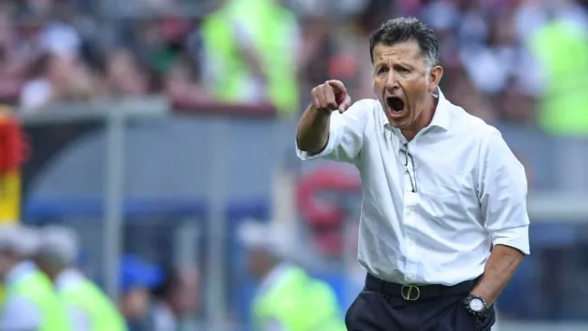 Juan Carlos Osorio dirigiendo a la Selección Mexicana