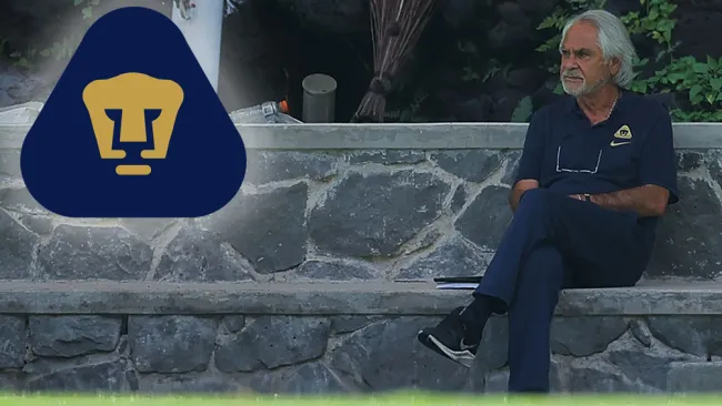 Mejía Barón, en uno de los entrenamientos de Pumas