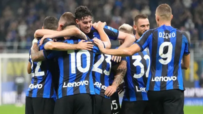Inter festejando el triunfo 