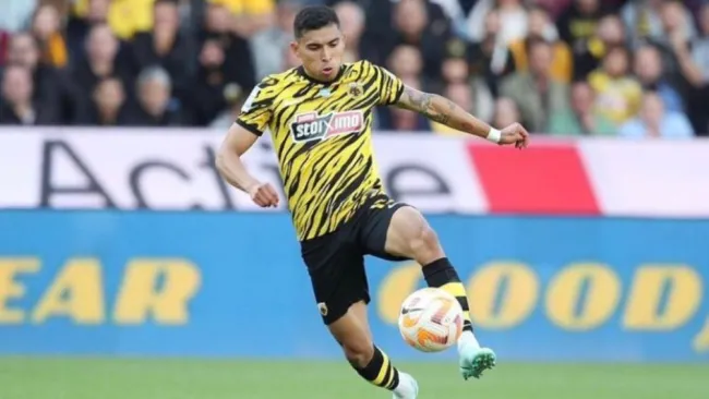 Orbelín Pineda con el AEK Atenas