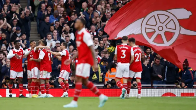 Premier League: Arsenal goleó al Nottingham Forest y recuperó liderato