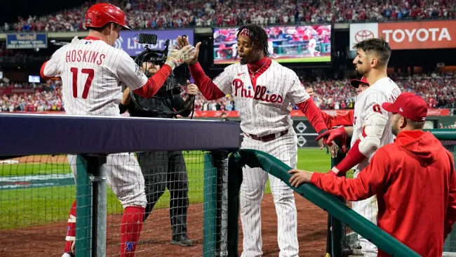 Phillies toman la ventaja 2-1 en la Serie Mundial 
