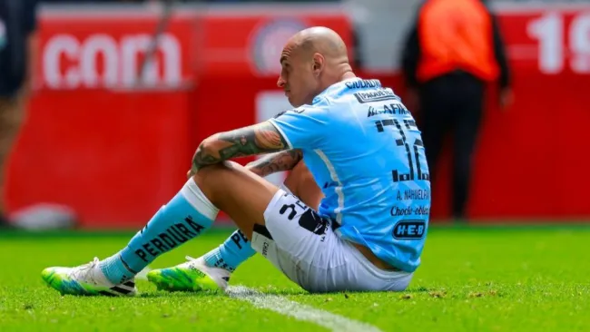 Ariel Nahuelpán durante un partido de Querétaro