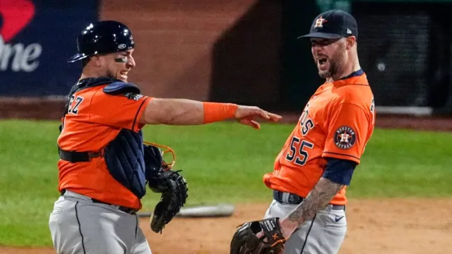  Astros blanquearon a Phillies y empatan la serie 2-2