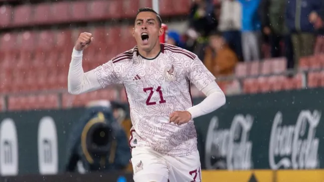 Rogelio Funes Mori festejando un gol