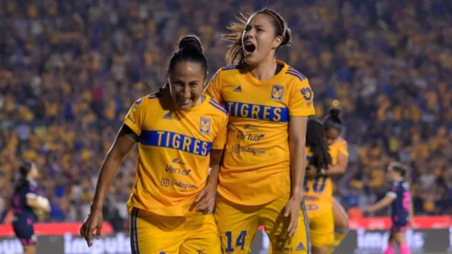 Mayor festejando su gol en la Semifinal 