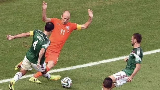 El supuesto penal de Márquez a Robben