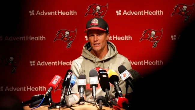 Tom Brady en conferencia 