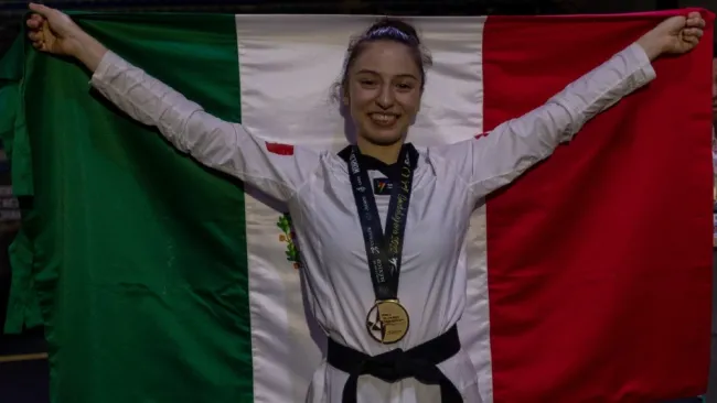 Daniela Souza celebra el Oro para México en taekwondo