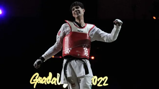 Cesar Rodríguez festejando