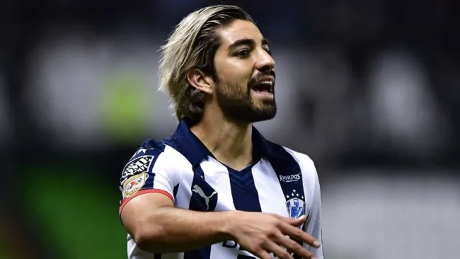 Rodolfo Pizarro aprovecha sus vacaciones al máximo