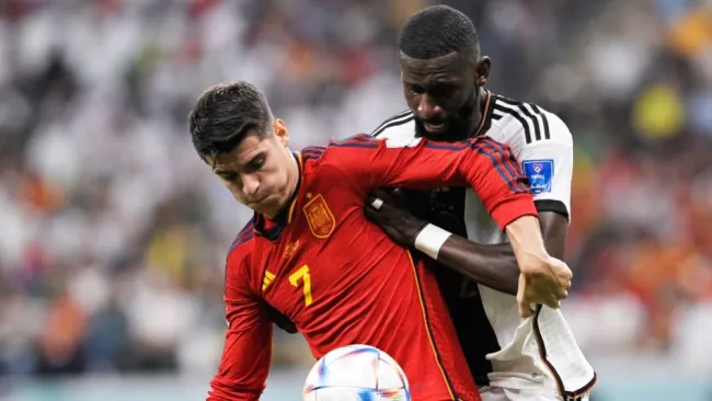 España y Alemania firmaron electrizante empate