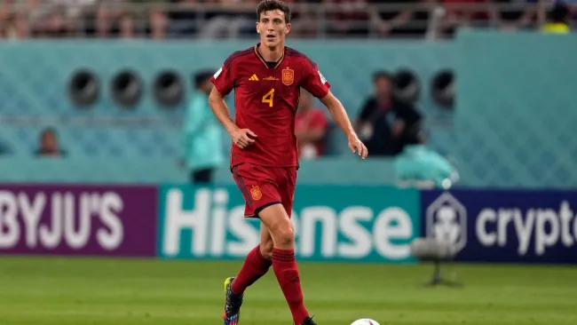 Pau Torres con España vs Japón en Qatar 2022