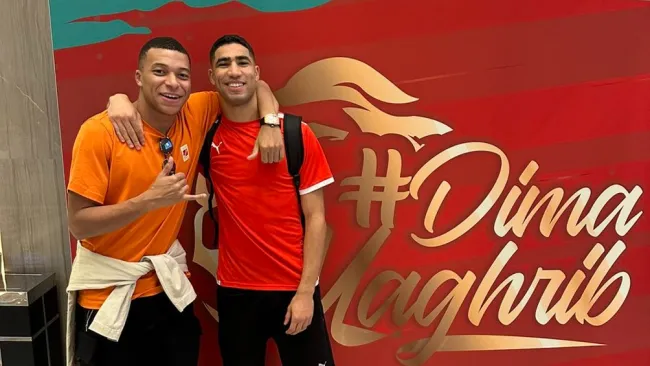 Kylian Mbappé felicita a Hakimi tras la clasificación de Marruecos