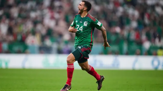 Chávez en celebración de gol 