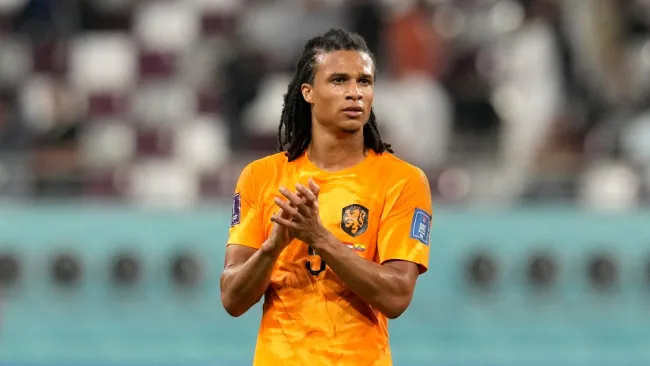Nathan Aké en Qatar 2022 con Países Bajos