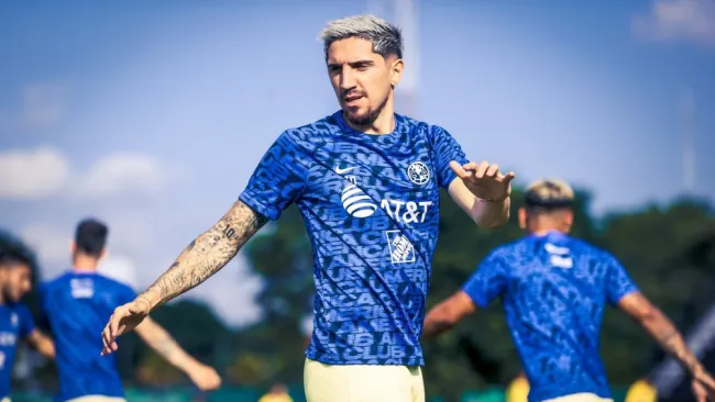 Diego Valdés salió lesionado en partido amistoso ante Cancún FC