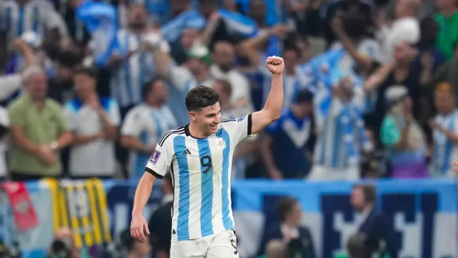 Julián Álvarez superó marca de Pelé con doblete en Semifinales ante Croacia