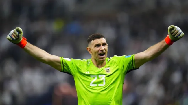 El Dibu Martínez fue el héroe en la tanda de penales