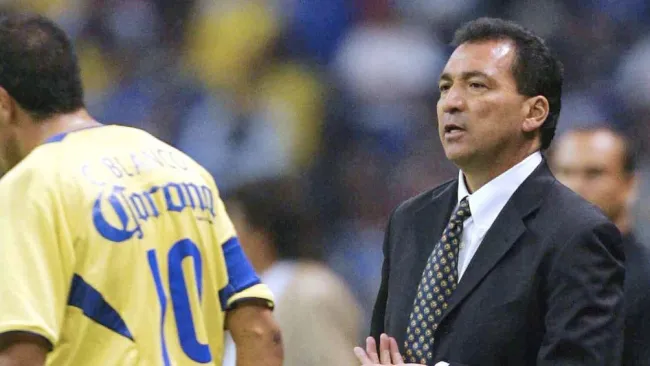 Mario Carrillo como entrenador de las Águilas del América