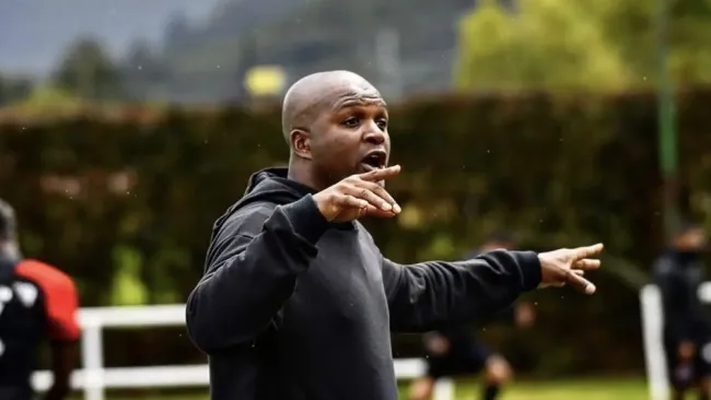 Aquivaldo Mosquera tendrá su primera oportunidad en los banquillos aztecas