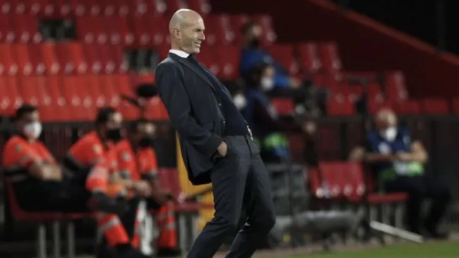 Zidane fue blanco de burlas del Presidente de la Federación Francesa de Futbol