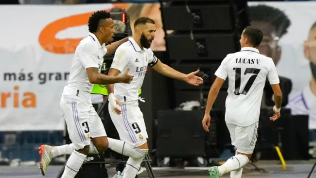 Benzema festeja gol ante el Valencia