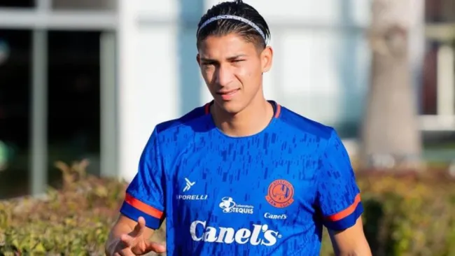 Ángel Zaldívar es delantero de los potosinos