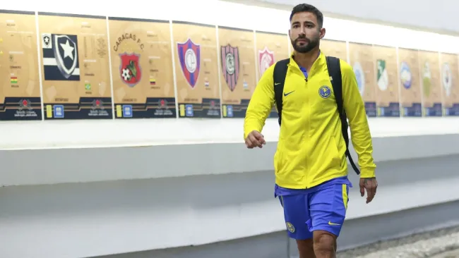 Luis Fuentes en un partido de América