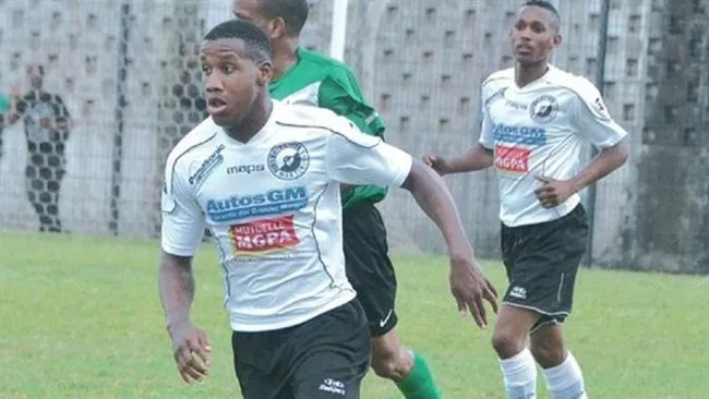 Arrestan a jugador de la selección de Martinica por viajar con 100 kilos de cocaína