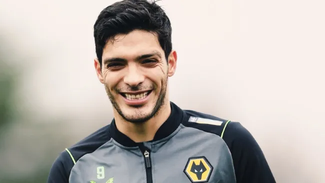 Presidente de Besiktas viajó para convencer a Raúl Jiménez de llegar al equipo turco