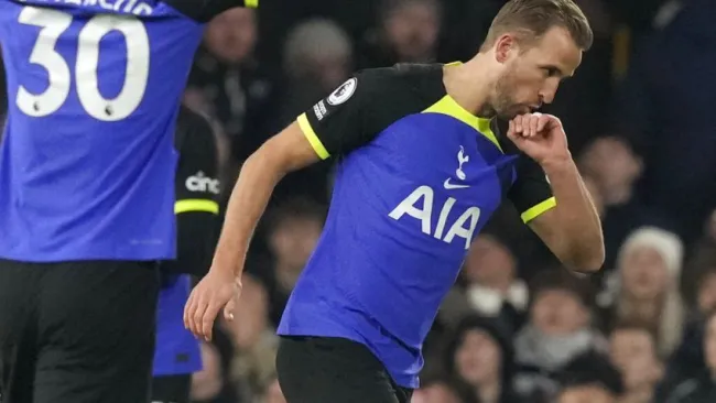 Harry Kane le dio la victoria al Tottenham ante el Fulham