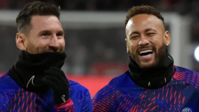 Neymar y Messi, distantes con fans del PSG