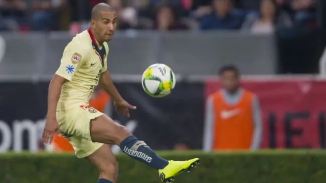 Cecilio Domínguez, en un juego con las Águilas