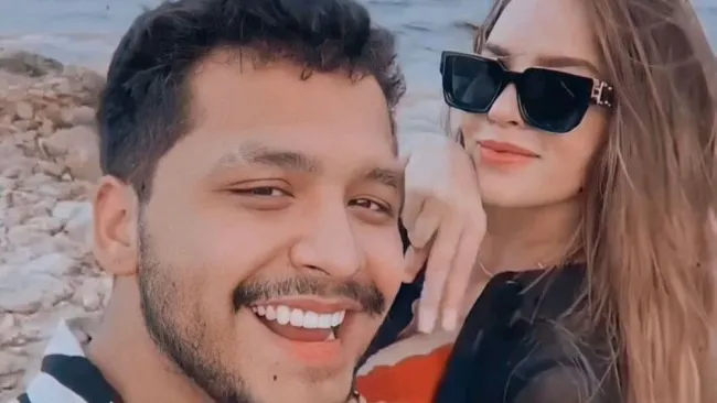 Christian Nodal lanzó nueva canción, la cual iba a sacar con Belinda 