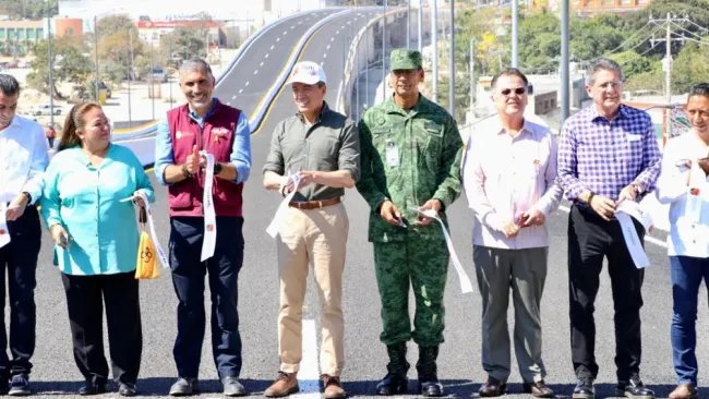 Escandón inaugura la parte superior del doble paso a desnivel del Libramiento Norte
