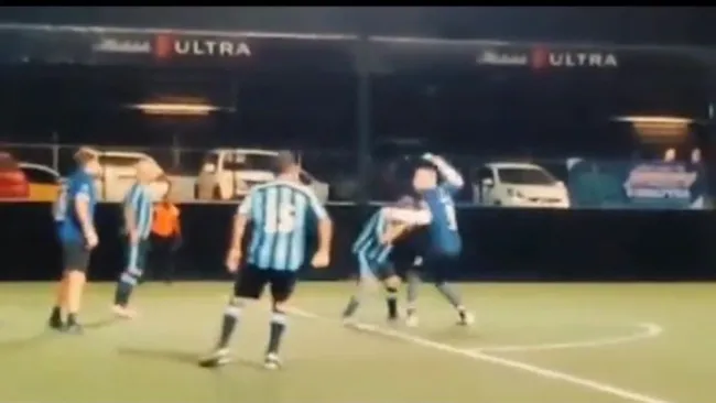 Matías Vuoso en pelea en futbol amatur