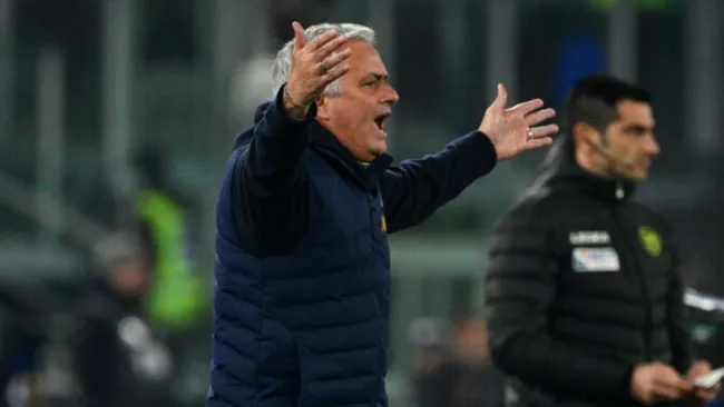 Mourinho adelantó que en Napoli se coronará 